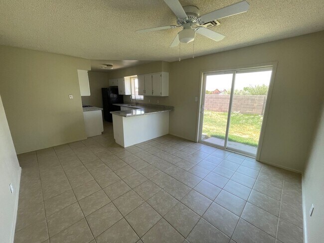 Foto del edificio - 4 bedroom Home in Yuma Valley for Rent!