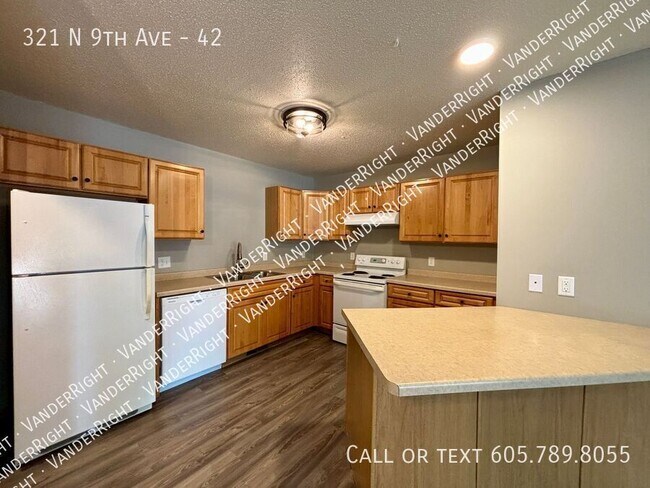 Foto del edificio - Updated Walk-Out 2 Bedroom Apartment!