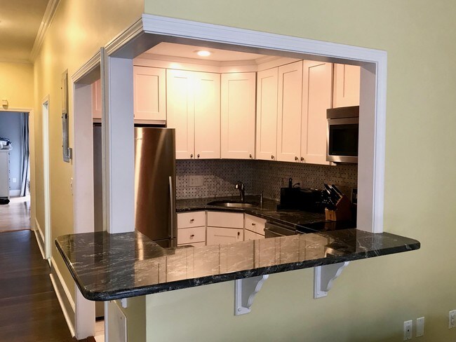 Building Photo - 241 Beacon St