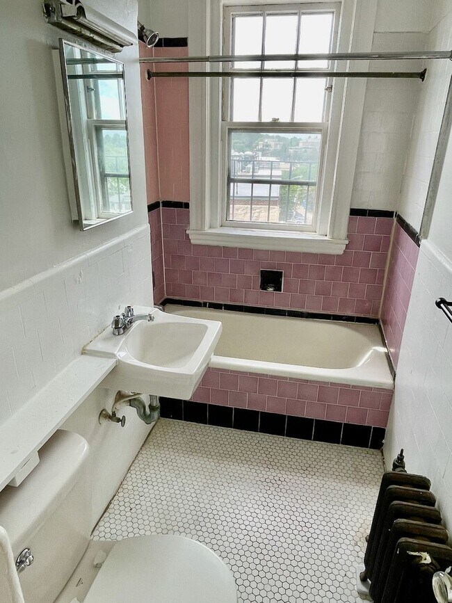 Foto del edificio - 1 Bedroom- No broker Fee