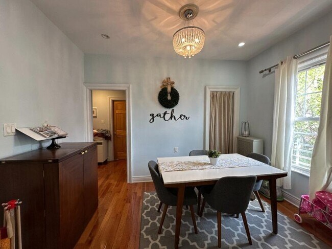 Foto del edificio - 4 bedroom in BROOKLYN NY 11218