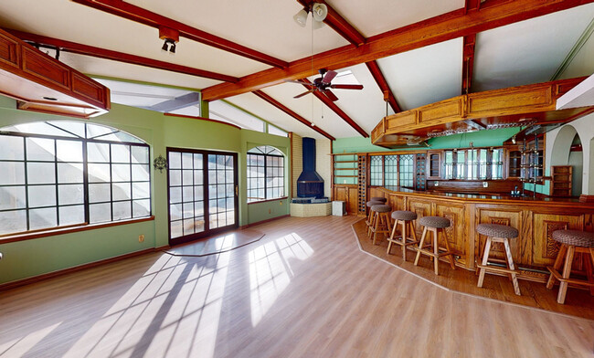 Building Photo - 208 W Broadbent Dr