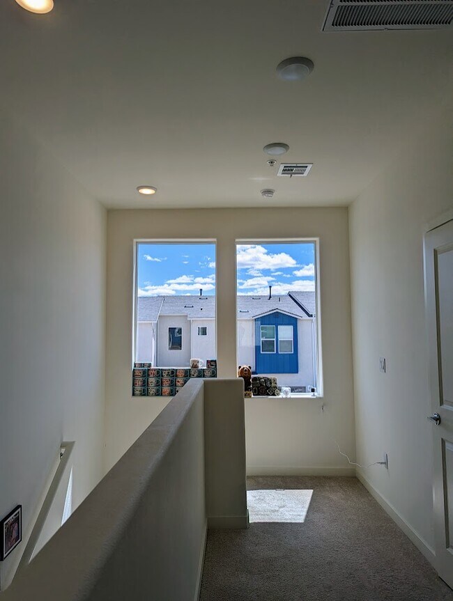 4813 Black Falcon Way, Sun Valley, NV 89433 Townhome Rentals in Sun