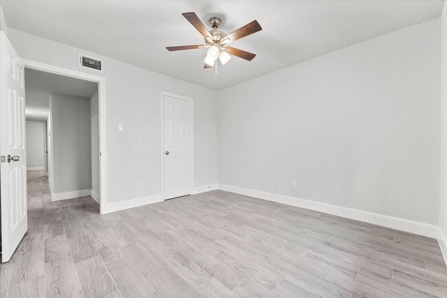 Building Photo - 9026 Kempwood Dr