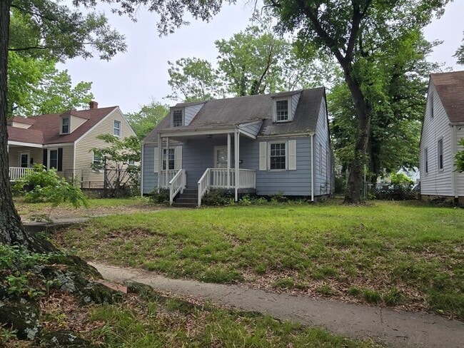 Building Photo - 3415 Meadowbridge Rd