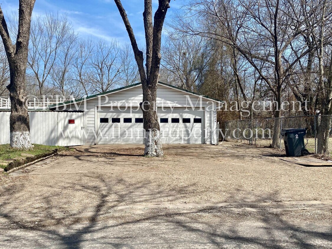 2609 W 4th Ave Unit A, Corsicana, TX 75110 Room for Rent in Corsicana