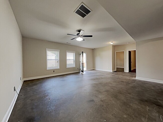 Foto del edificio - Available Now! 4 Bedroom home! Apply Today!