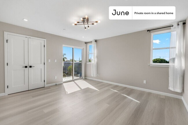 Foto del edificio - Room in Shared 5 bed/5 bath home