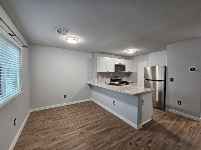 Foto del edificio - Sparks - Kendall Creek Townhome Available ...