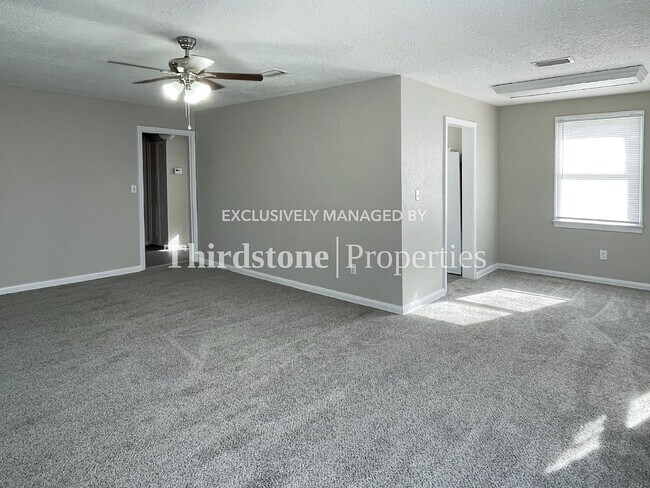 Foto del edificio - 318 E 19th St