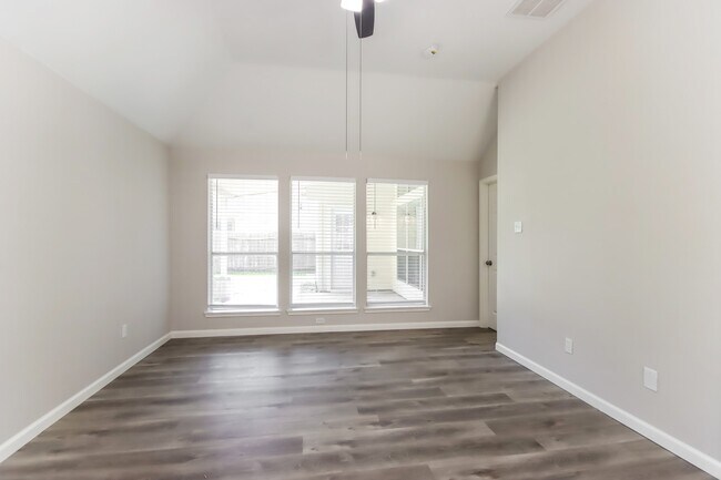 Foto del edificio - 910 Taylor Ridge Dr