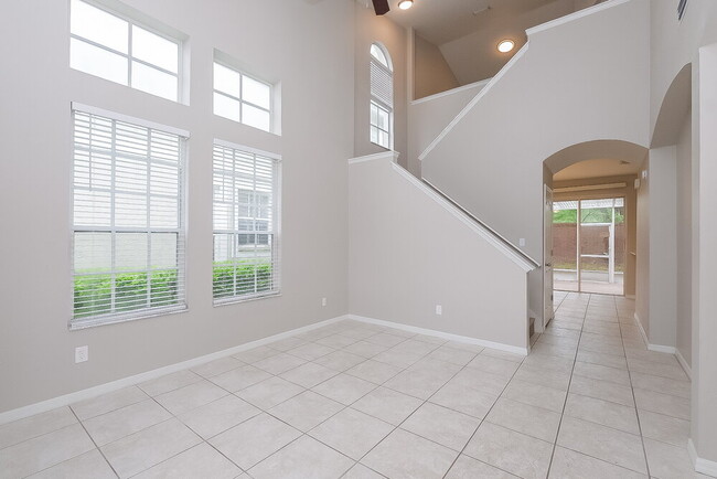 Building Photo - 10608 Marlington Pl