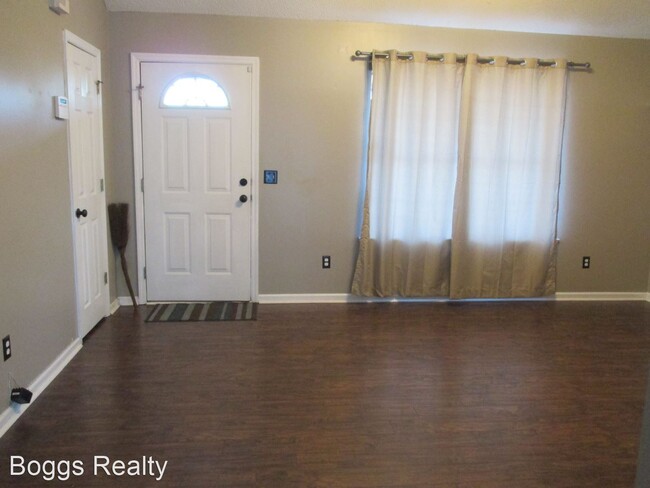 Foto del edificio - 3 br, 2 bath House - 905 Summer Drive