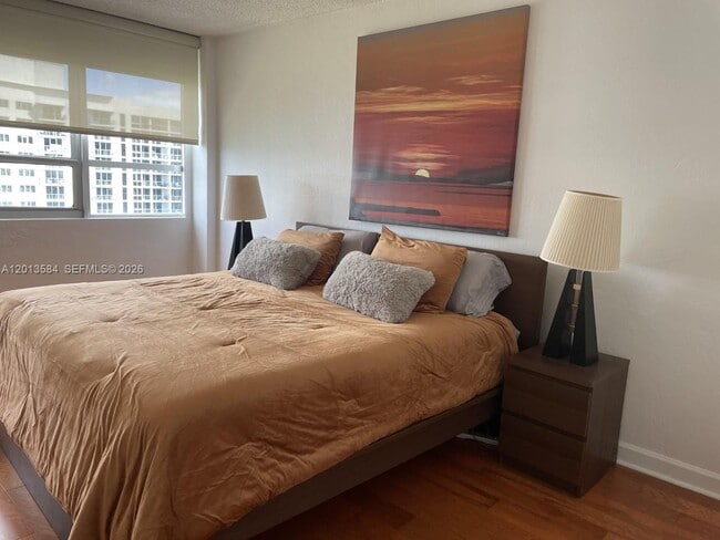 Foto del edificio - 1500 Bay Rd