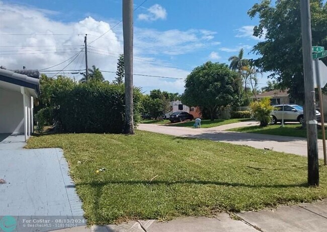 Foto del edificio - 700 SW 4th Ct