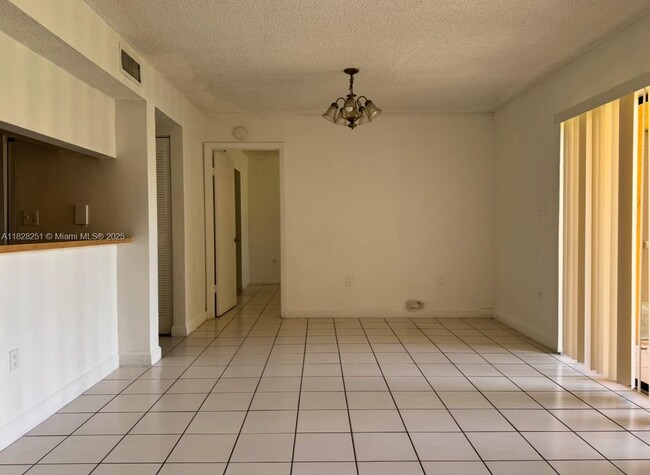 Building Photo - 550 NW 114th Ave