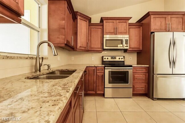 Foto del edificio - 4 br, 2 bath House - 1731 SW 3rd Terrace UNIT