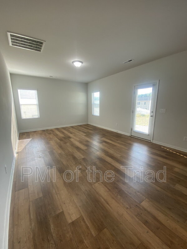 Foto del edificio - 430 Infinity Cir