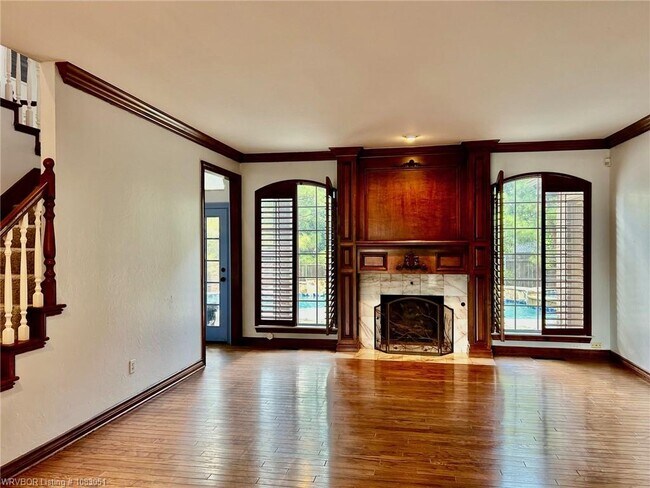 Building Photo - 1801 Oak Forest Dr