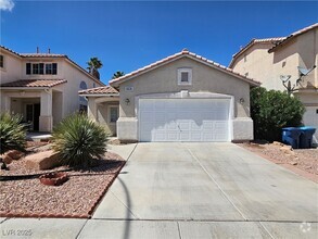 Building Photo - 8836 Kingswood Dr