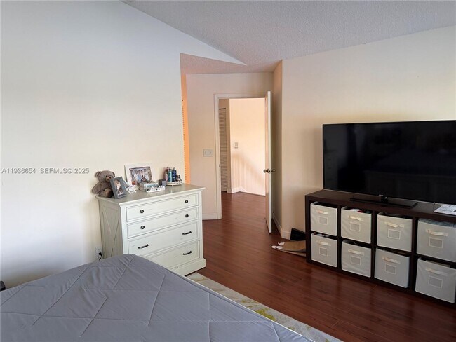 Foto del edificio - 4908 SW 151st Ave