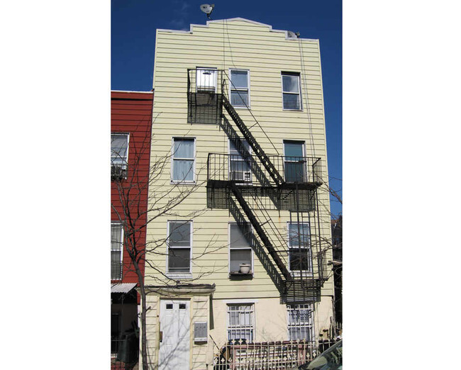 Foto del edificio - 381 Marcy Ave