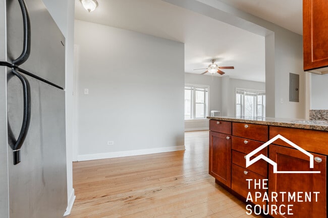 Building Photo - 1952 W Leland Ave