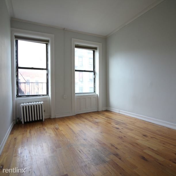 Building Photo - 367 S 5th St