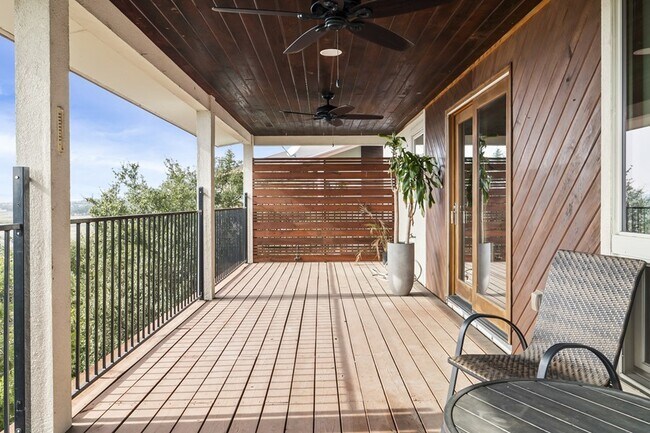 Foto del edificio - Rental Overlooking Lake Travis