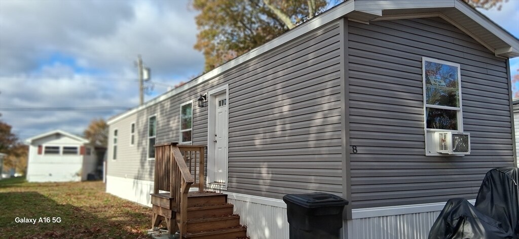 Foto del edificio - 8 Mayflower Ave