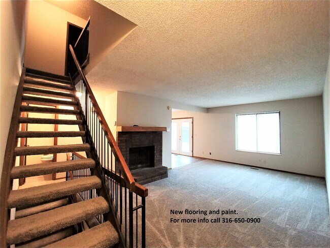 Main floor living room - 1717 S Beech St