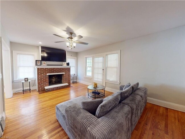 Foto del edificio - 3423 Beechwood Ave