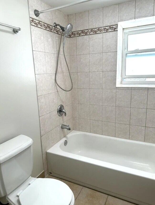 Foto del edificio - 2529 W Thomas St