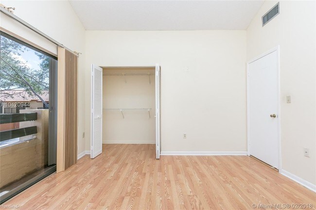 Foto del edificio - 2 br, 1.5 bath  - Dadeland Cove