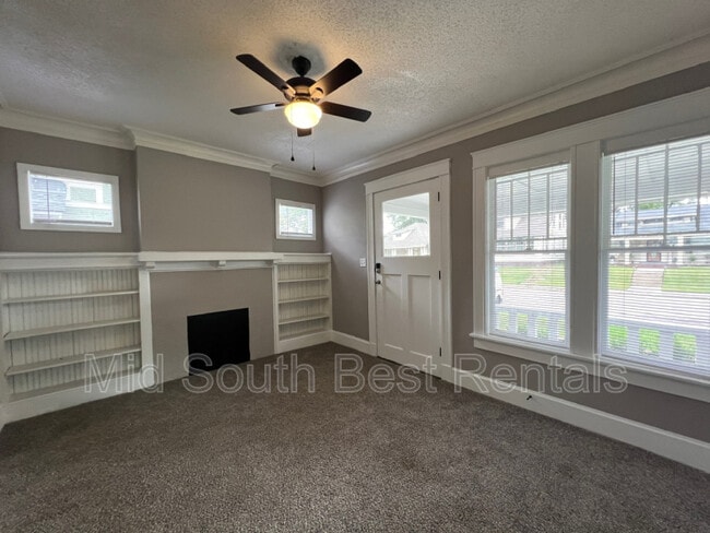 Foto del edificio - 1707 Foster Ave