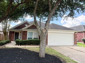 Building Photo - 12404 Shady Brook Dr