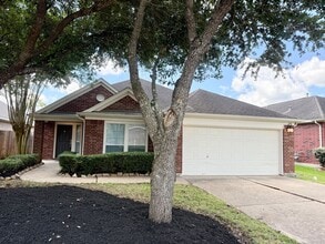 Building Photo - 12404 Shady Brook Dr