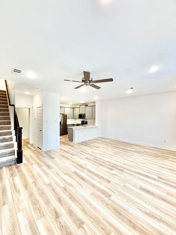 Building Photo - 219 Territory Trl