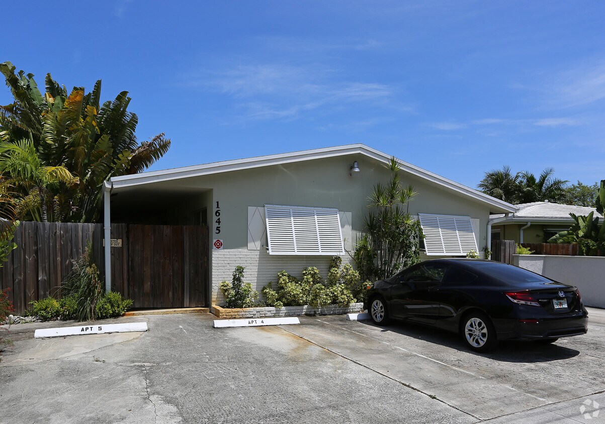 Primary Photo - 1645 N Dixie Hwy