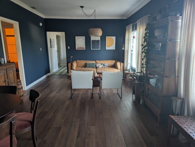 Living Room - 5136 Windermere Ave