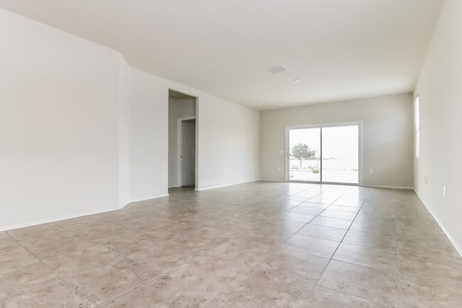 Building Photo - 24411 W Pueblo Ave