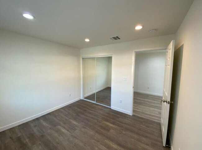 Building Photo - 10713 Irma Ave