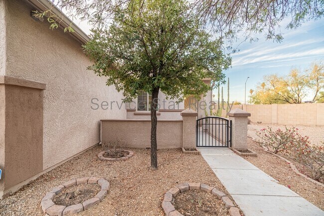 Building Photo - 224 N 193rd Ave