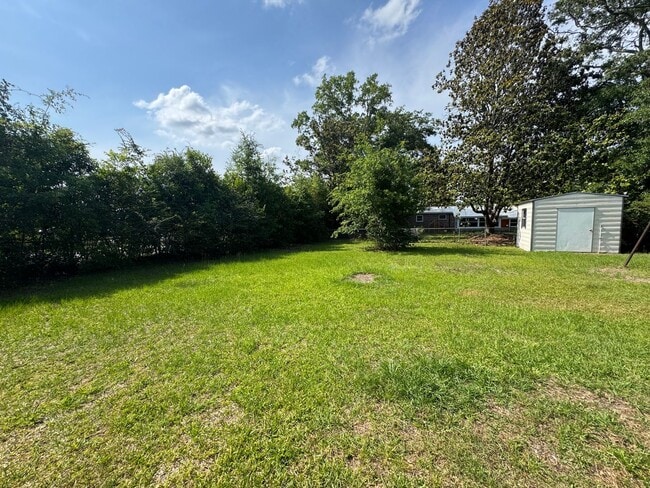 Building Photo - 3 Bedroom 2 Bathroom Home in Chipley FL