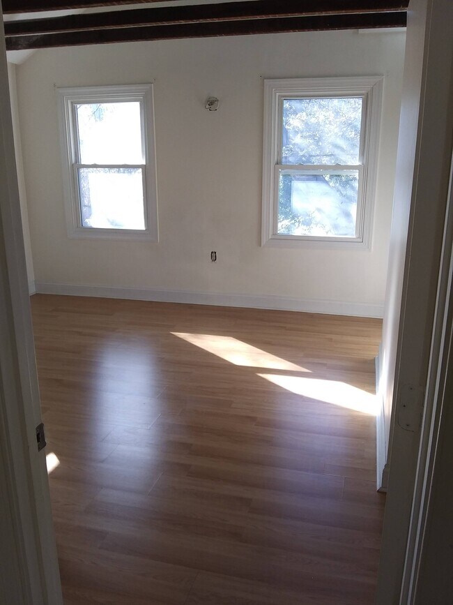 Fotografía del edificio - 1347 Clipper Heights Ave