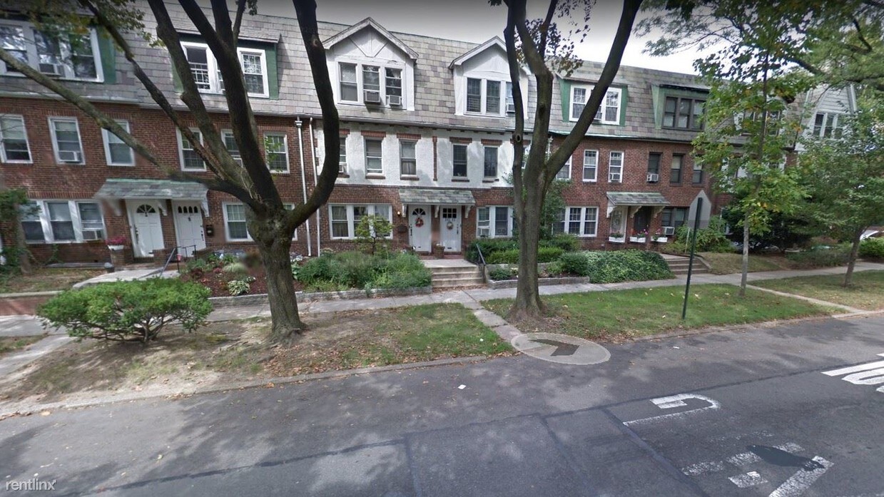 Primary Photo - 10107 Ascan Ave