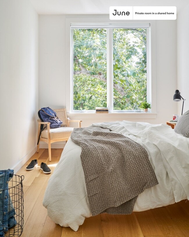 Building Photo - Room in Shared 10.0 bed/5 bath home