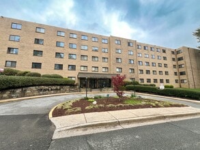 Building Photo - 8601 Manchester Rd
