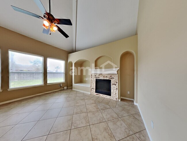 Foto del edificio - 14302 Baron Creek Ln