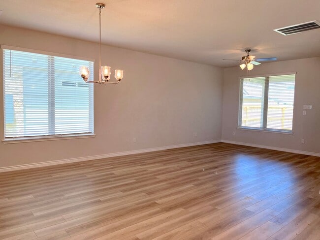 Foto del edificio - Gorgeous 3 bed 2.5 home in Town Lake Park!